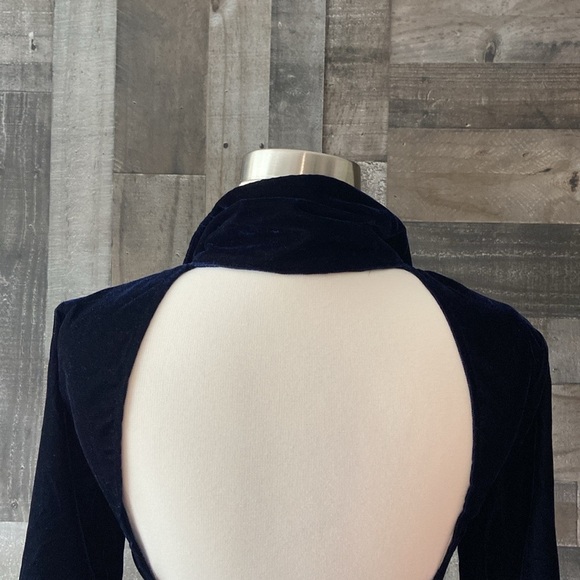 NWT! PrettyLittleThing sequin velvet shrug size 4 elegant glam cocktail party - Picture 9 of 14